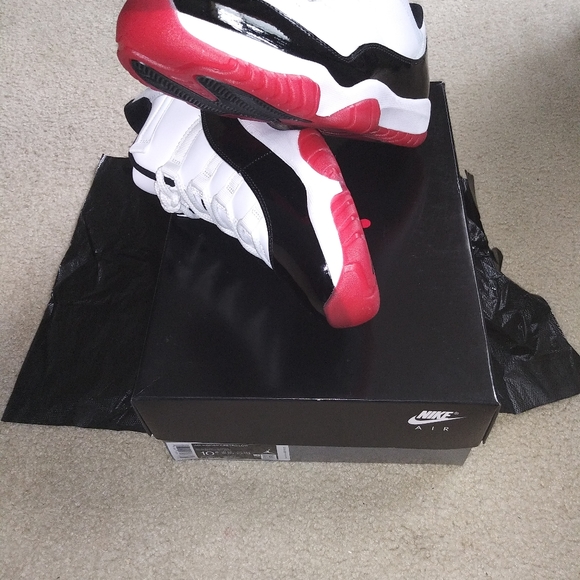 Air Jordan 11 Retro Low - Picture 5 of 5